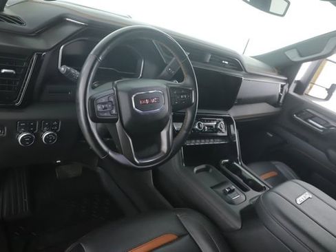 Used 2024 GMC Sierra 2500 AT4 image 17