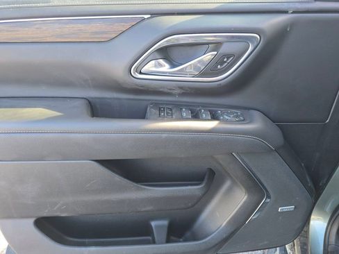 Used 2023 Chevrolet Suburban Premier image 26