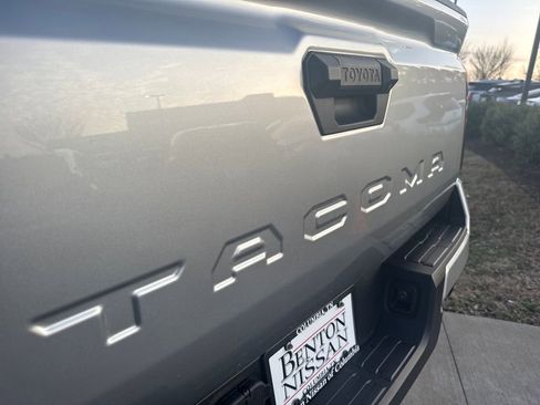 Used 2024 Toyota Tacoma TRD Off-Road image 43