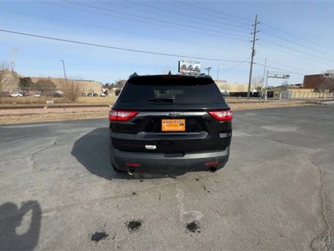 Used 2019 Chevrolet Traverse LT w/ LPO, Blackout Package image 7