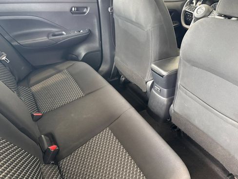 Used 2020 Nissan Versa S FWD image 17