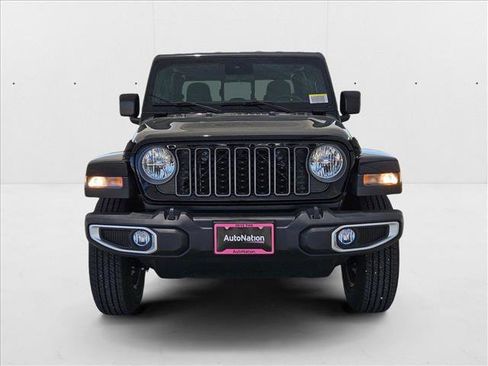 New 2025 Jeep Gladiator Sport image 6