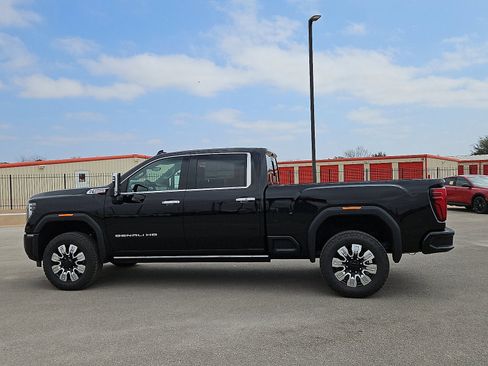 New 2026 GMC Sierra 2500 Denali w/ Denali Reserve Package image 2