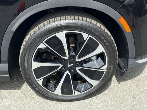 New 2025 VinFast VF 8 Plus AWD/4WD image 7