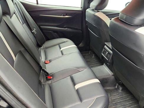 Used 2025 Toyota Camry SE image 20