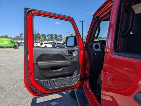 Certified 2025 Jeep Wrangler Unlimited Sahara AWD/4WD image 55