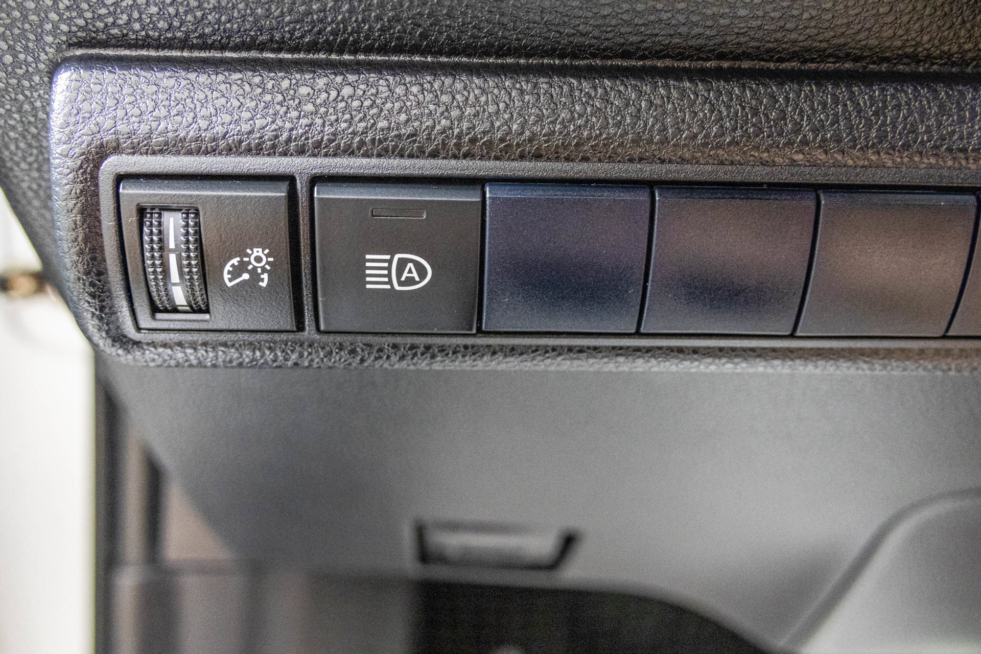 Used 2021 Toyota Corolla SE w/ Carpet Mat Package (TMS) FWD image 31