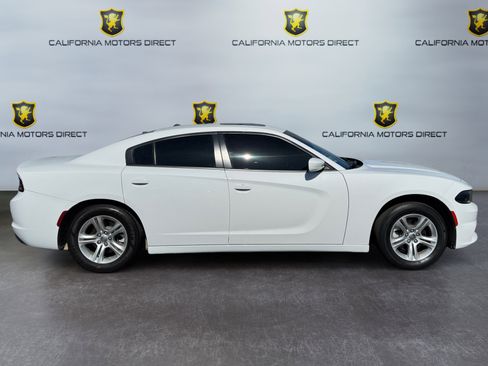 Used 2022 Dodge Charger SXT w/ Leather Interior Group RWD image 5