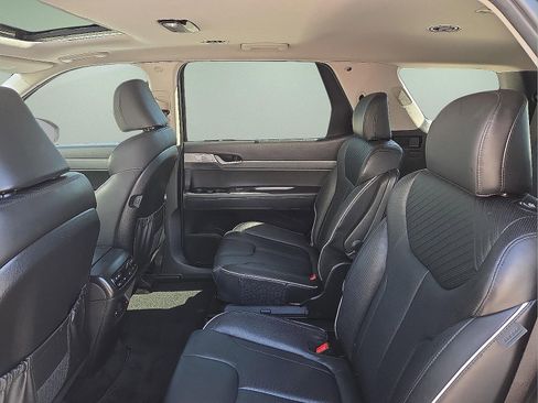 Used 2024 Hyundai Palisade SEL w/ Premium Package FWD image 8