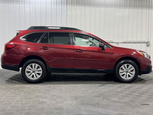 Used 2017 Subaru Outback 2.5i Premium AWD/4WD image 5