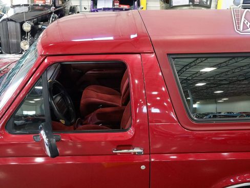 Used 1994 Ford Bronco image 17