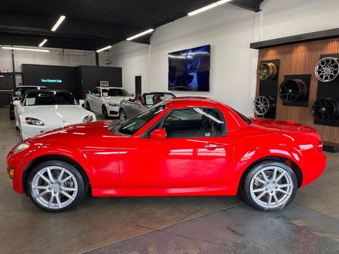 Used 2011 MAZDA MX-5 Miata Grand Touring w/ Premium Pkg RWD image 12