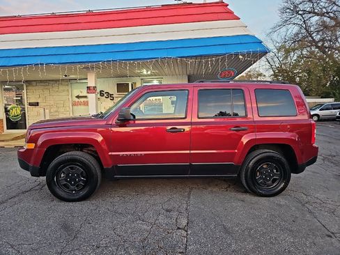 Used 2016 Jeep Patriot Sport image 3
