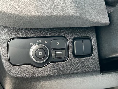 Used 2019 Freightliner Sprinter 3500 image 16