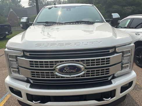 Used 2019 Ford F250 Platinum w/ Platinum Ultimate Package AWD/4WD image 2