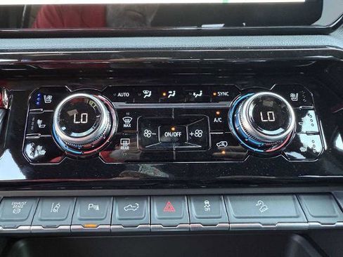 New 2025 GMC Sierra 2500 AT4 w/ AT4 Premium Plus Package image 10