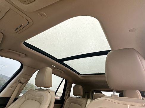 Used 2022 Lincoln Aviator Reserve w/ Equipment Group 201A image 11