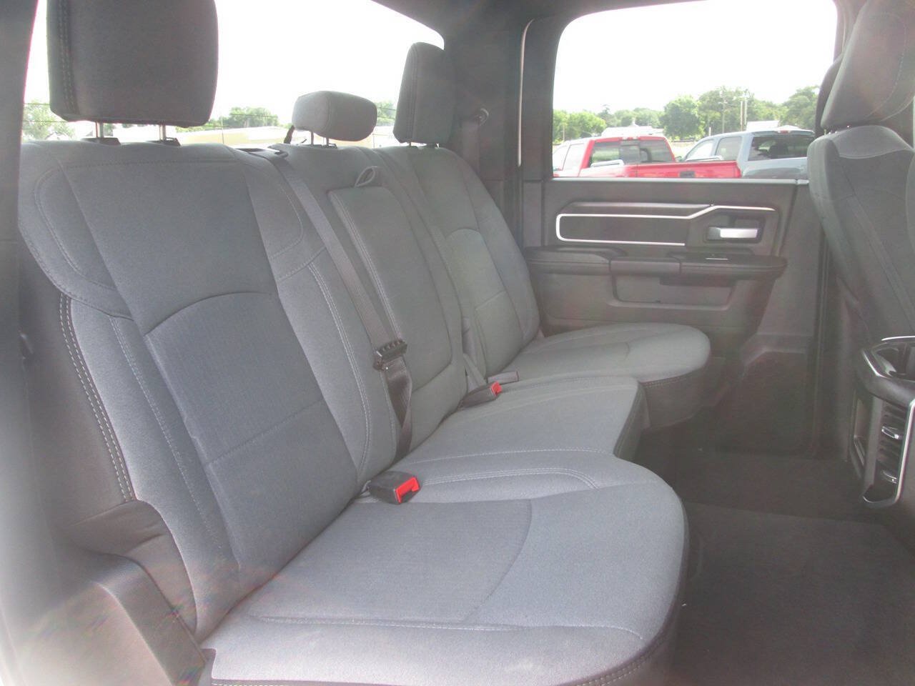 Used 2024 RAM 2500 Big Horn w/ Off Road Package AWD/4WD image 17