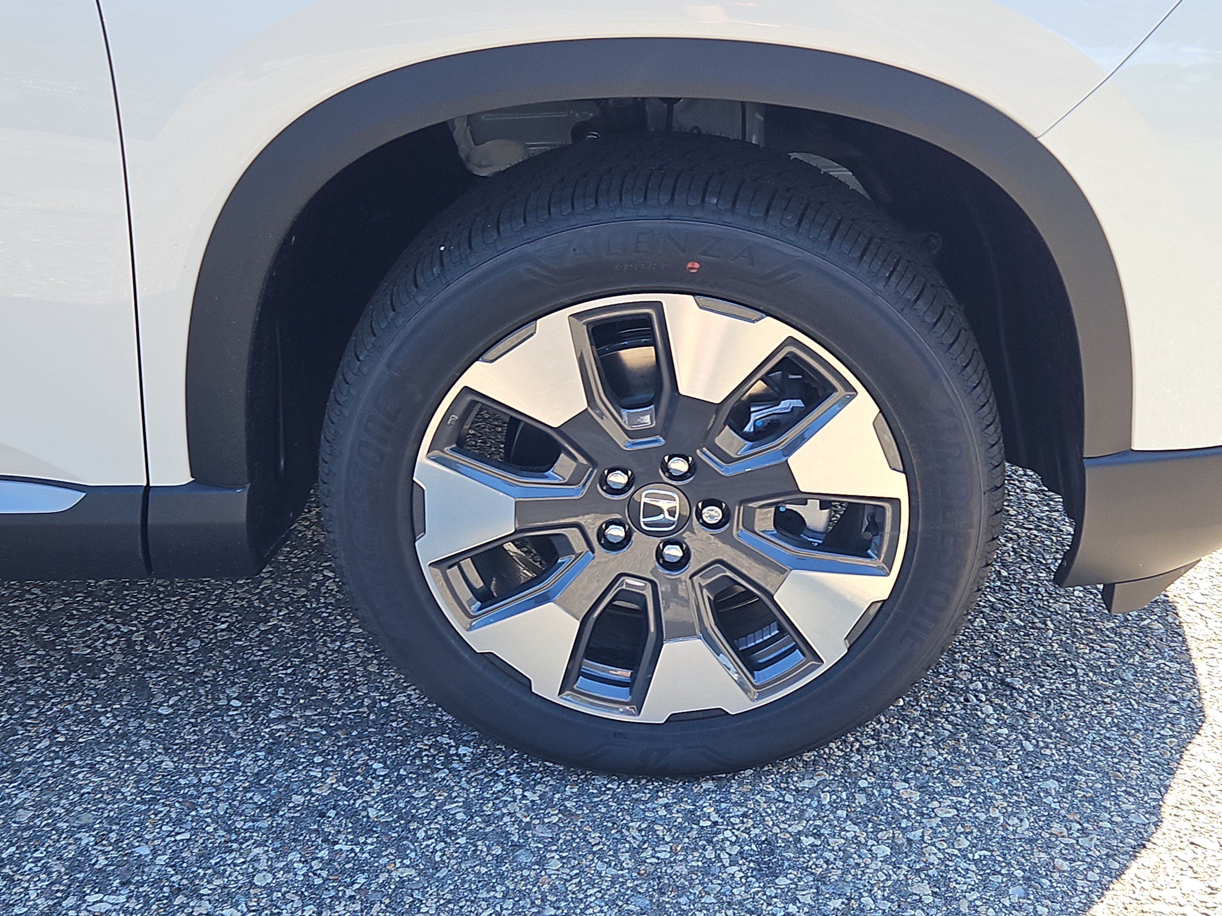 New 2026 Honda Pilot Touring image 4