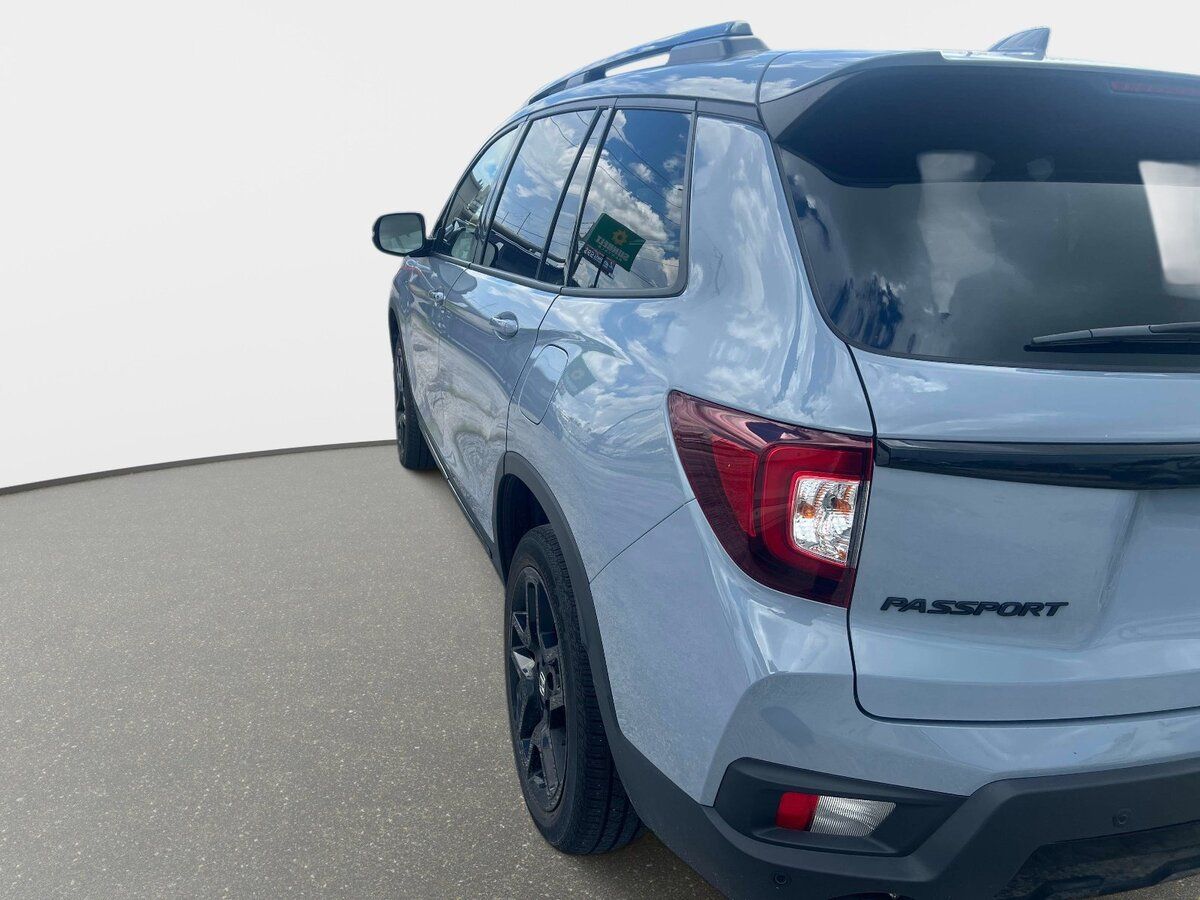 Used 2024 Honda Passport Black Edition image 7