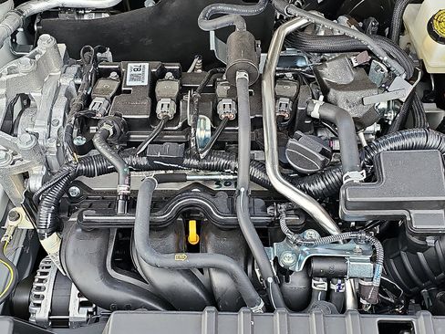 Certified 2025 Nissan Kicks SR w/ SR Premium Package image 28