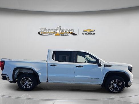 Used 2022 GMC Sierra 1500 Pro w/ Pro Value Package AWD/4WD image 9