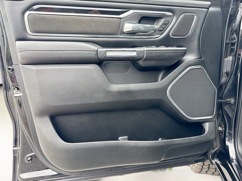 Used 2019 RAM 1500 Laramie AWD/4WD image 21