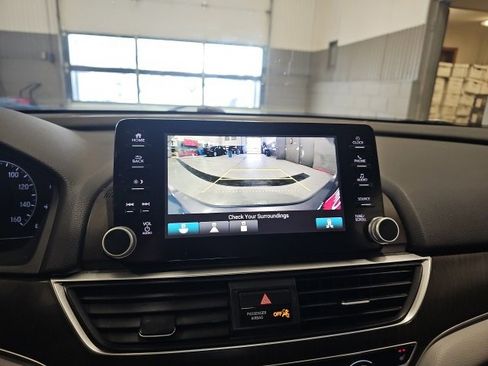 Used 2018 Honda Accord EX image 15