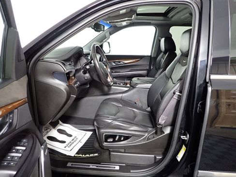 Used 2016 Cadillac Escalade Premium image 25