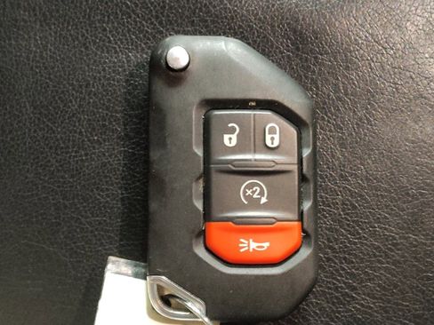 Used 2019 Jeep Wrangler Unlimited Sport image 32