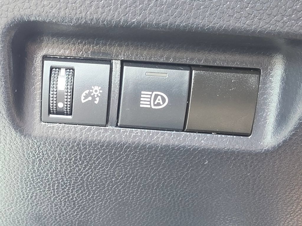 Used 2023 Toyota RAV4 XLE FWD image 14