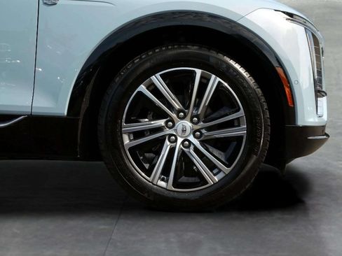 Used 2024 Cadillac Lyriq Luxury RWD image 9
