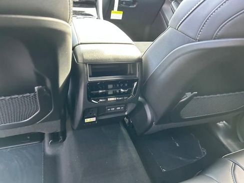 New 2026 Jeep Grand Cherokee Altitude image 15