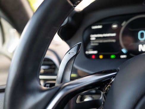 Used 2023 McLaren Artura image 14