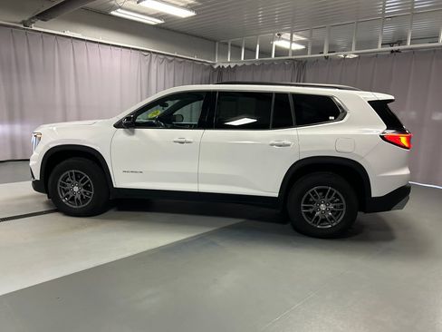 Used 2025 GMC Acadia Elevation FWD image 4
