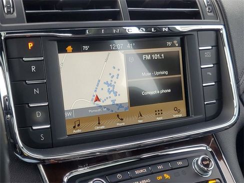 Used 2017 Lincoln Continental Reserve w/ Climate Package image 22