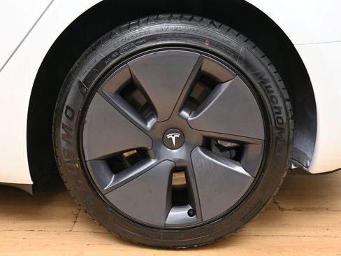 Used 2023 Tesla Model 3 Standard Range RWD image 9