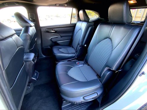 Used 2023 Toyota Highlander XSE image 20