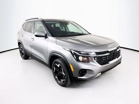 Certified 2024 Kia Seltos EX AWD/4WD image 3