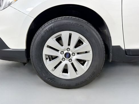 Used 2017 Subaru Outback 2.5i Premium AWD/4WD image 36