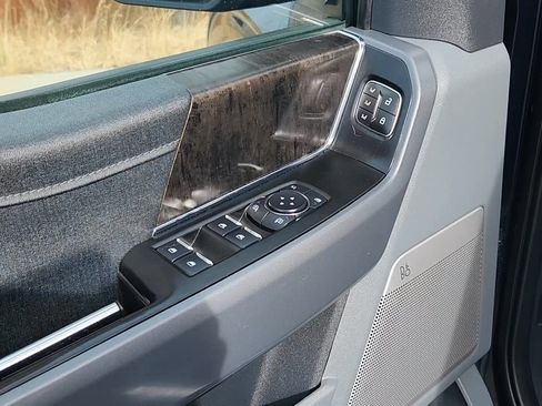 Used 2022 Ford F150 Lariat image 7