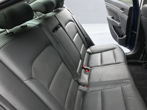 Used 2017 Hyundai Elantra Limited w/ Limited Tech Package 04 image 12