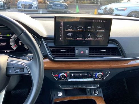 Used 2023 Audi Q5 2.0T Prestige w/ Prestige Package image 6