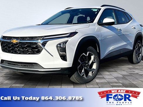 Used 2024 Chevrolet Trax LT image 1