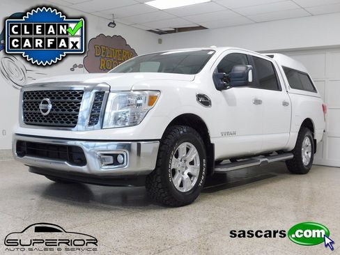 Used 2017 Nissan Titan SV image 1