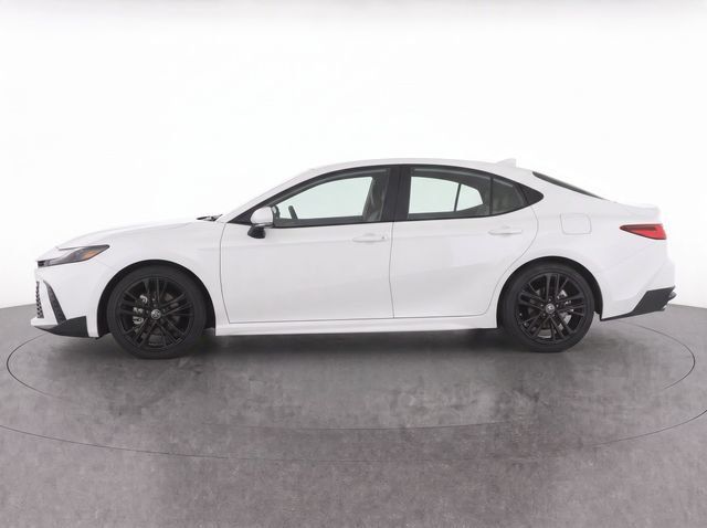 Used 2025 Toyota Camry SE FWD image 4