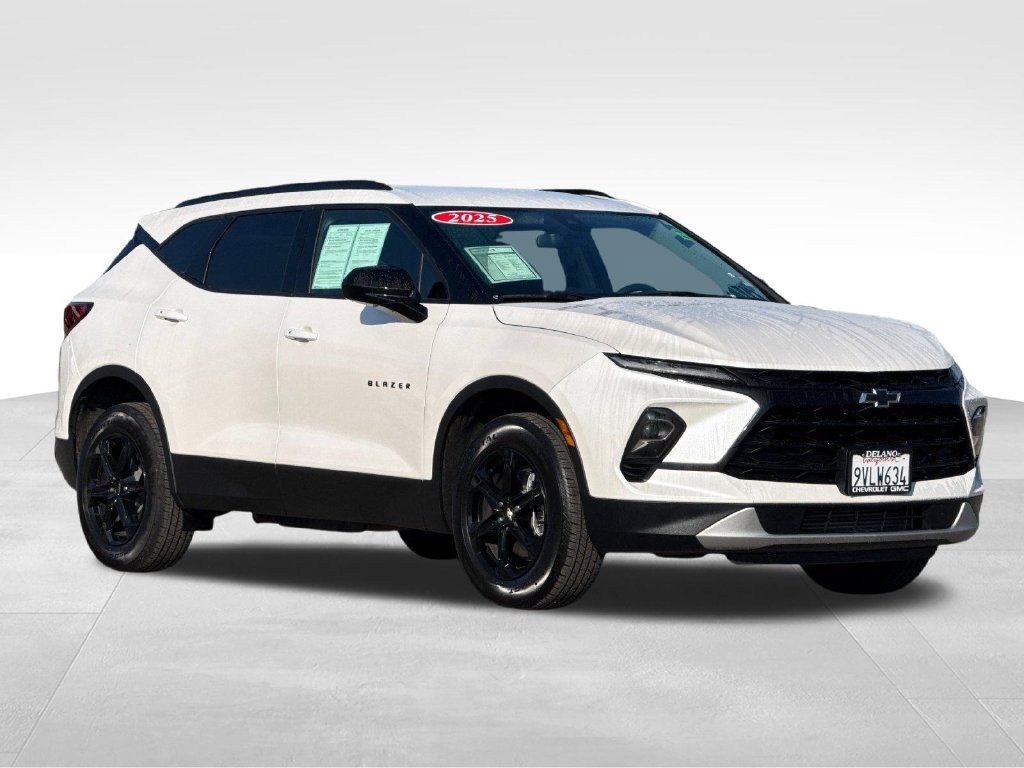 Used 2025 Chevrolet Blazer LT w/ Midnight/Sport Edition AWD/4WD image 7