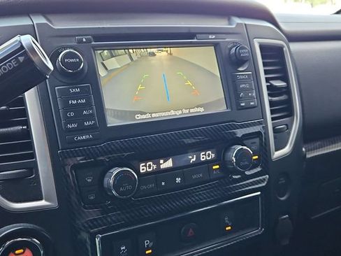 Used 2018 Nissan Titan SV w/ SV Convenience Package RWD image 17