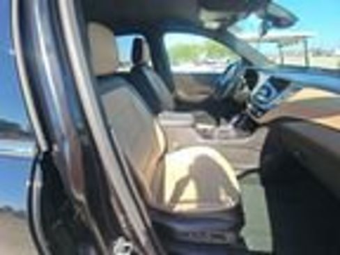 Used 2022 Chevrolet Equinox Premier AWD/4WD image 6