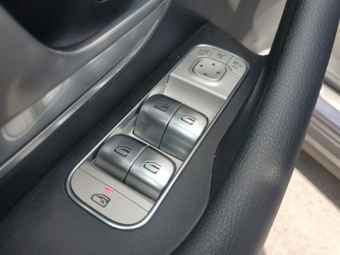 Used 2025 Mercedes-Benz GLE 350 4MATIC image 19